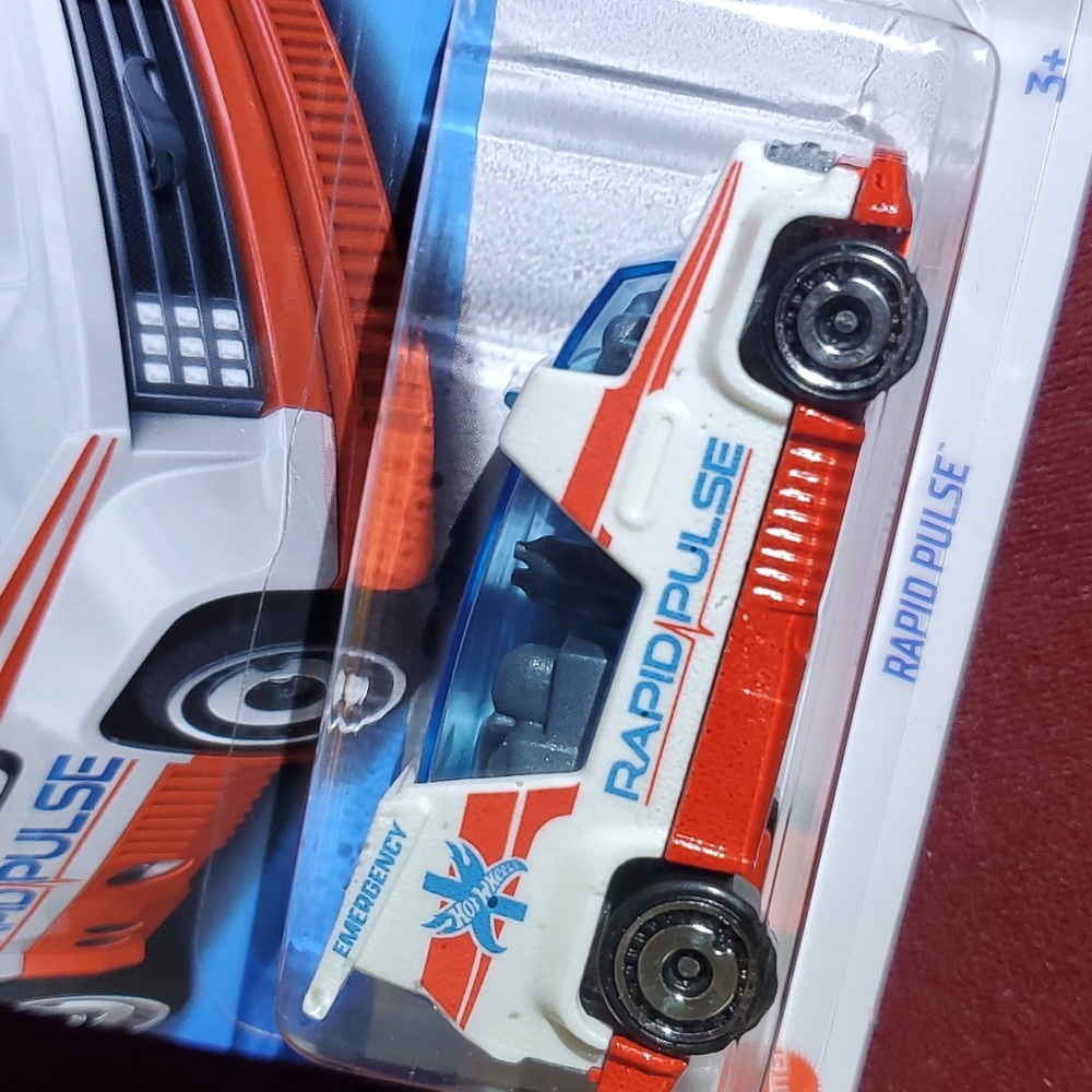 Hot Wheels - Picture 1 of 8